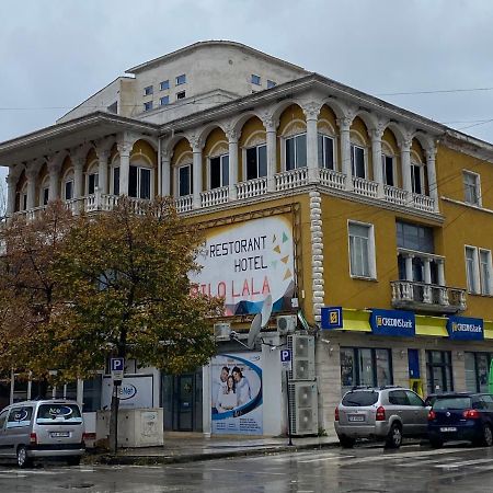 Pilo Lala Hotel Lushnjë Zewnętrze zdjęcie