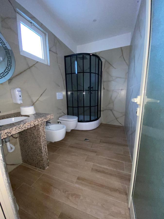 Pilo Lala Hotel Lushnjë Zewnętrze zdjęcie
