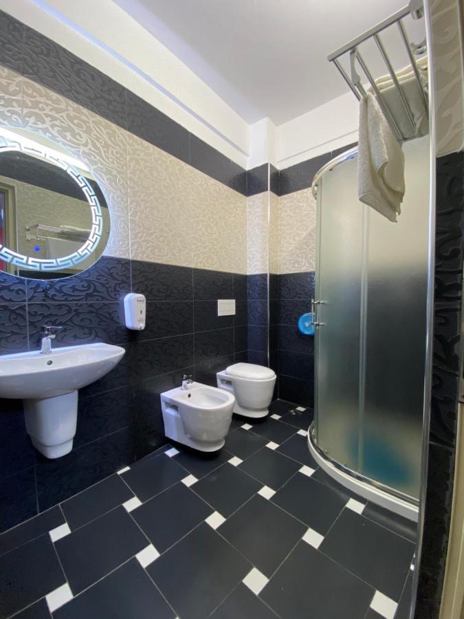 Pilo Lala Hotel Lushnjë Zewnętrze zdjęcie