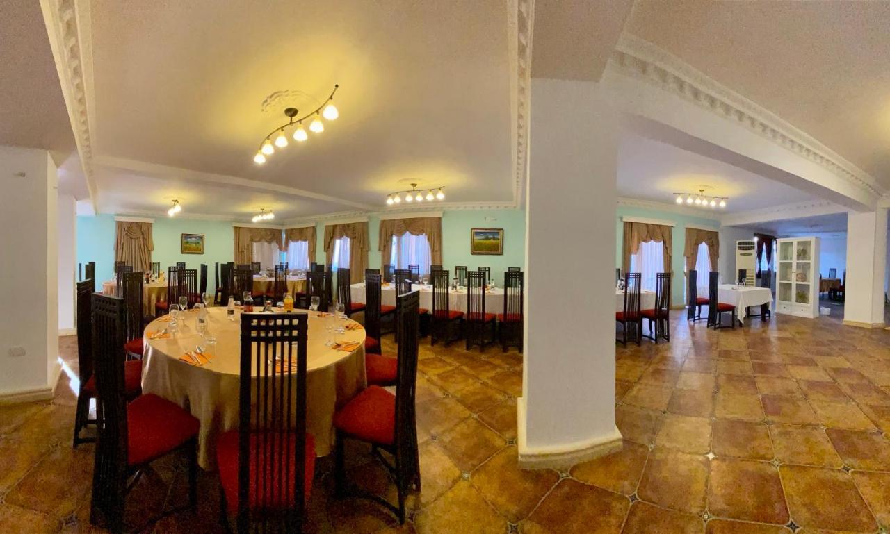 Pilo Lala Hotel Lushnjë Zewnętrze zdjęcie
