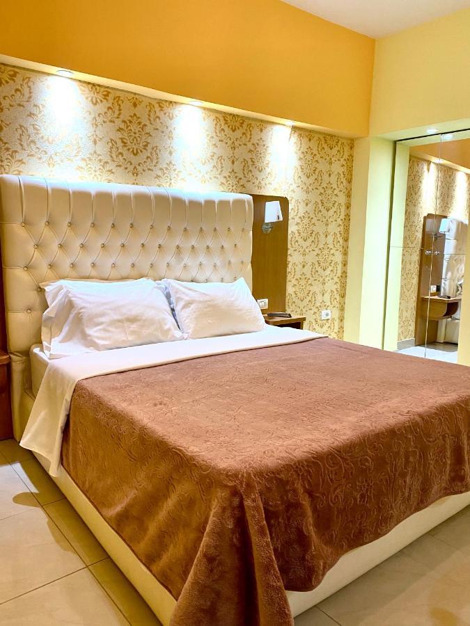 Pilo Lala Hotel Lushnjë Zewnętrze zdjęcie