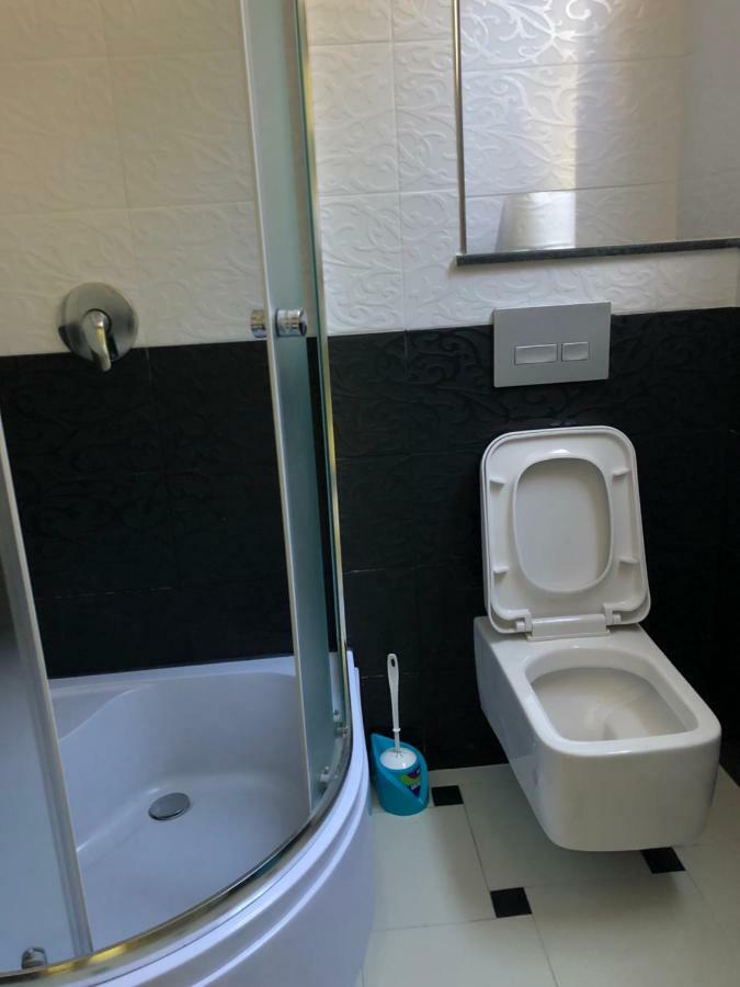 Pilo Lala Hotel Lushnjë Zewnętrze zdjęcie